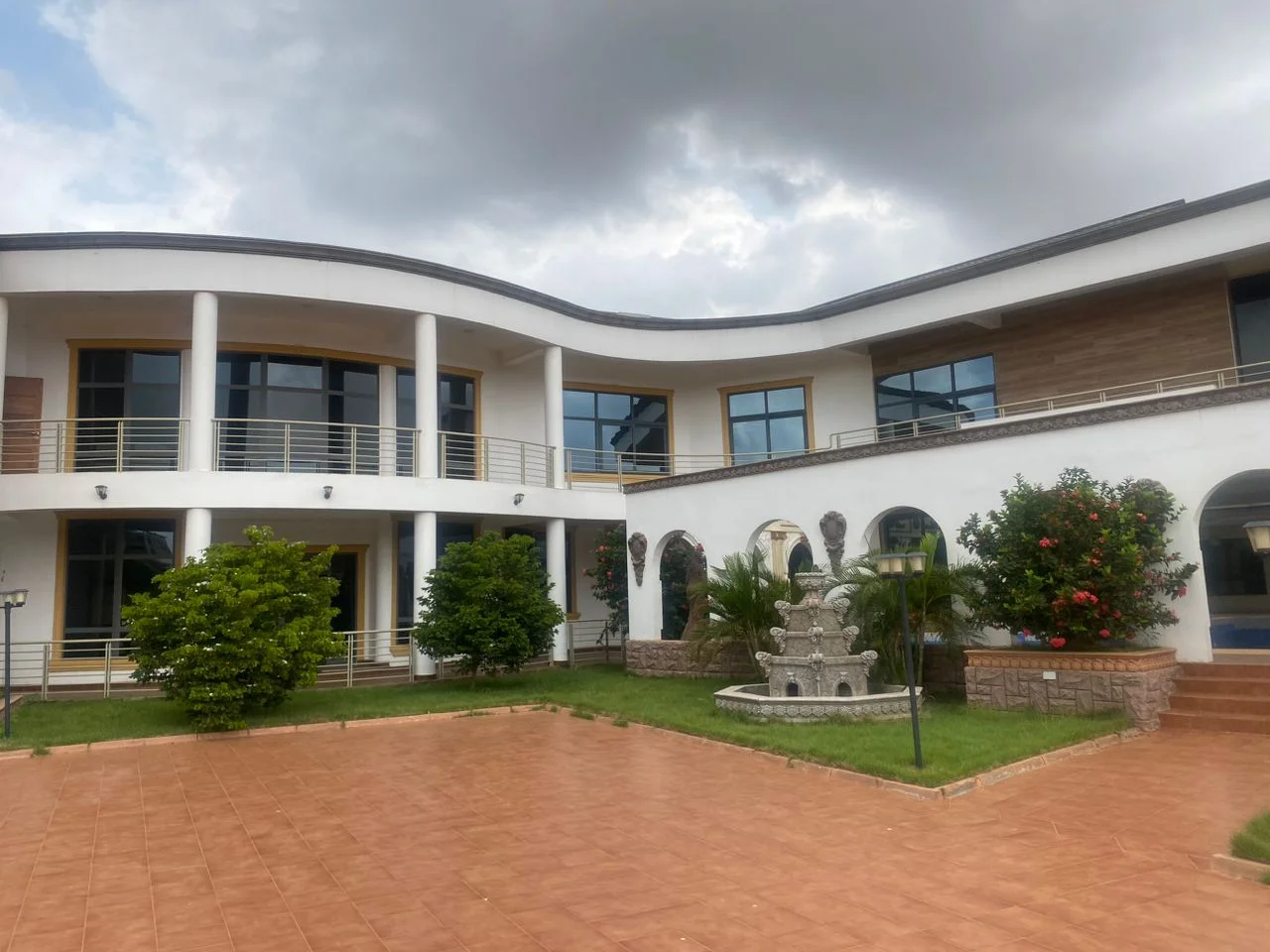 Five Bedroom House For Sale At Nmai Djorn , Adjiriganor
