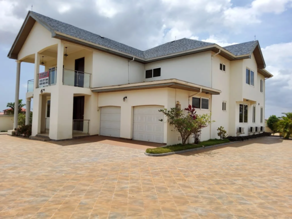 5 bedroom fully furnished house for sale at Community 25
