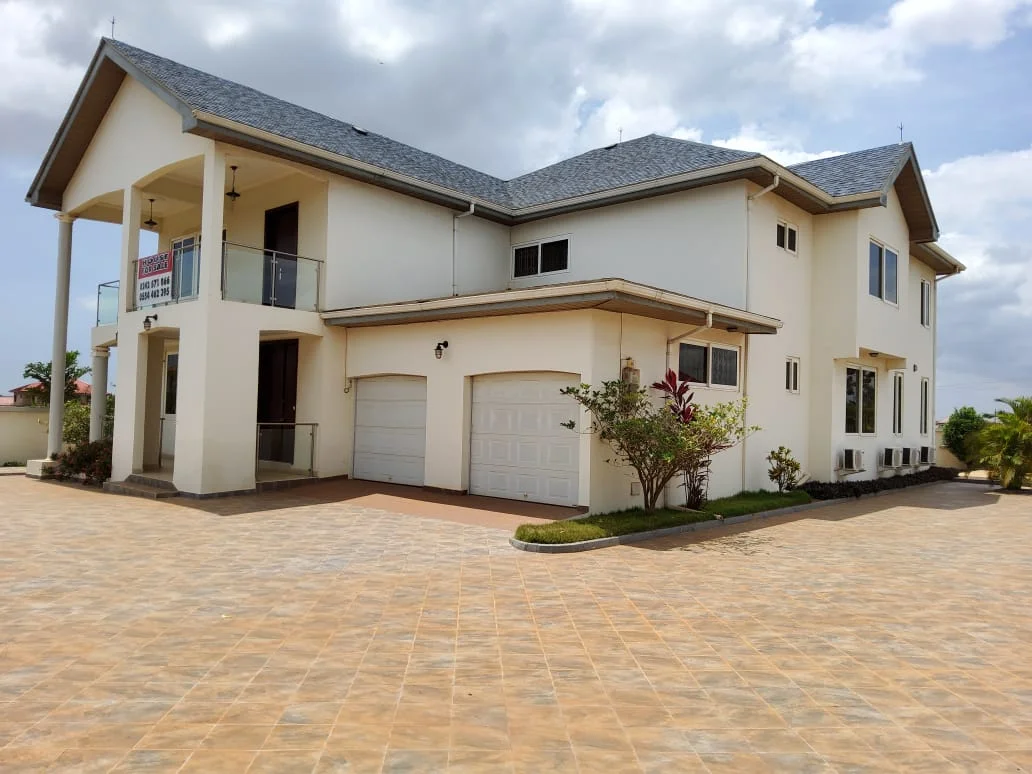5 bedroom fully furnished house for sale at Community 25