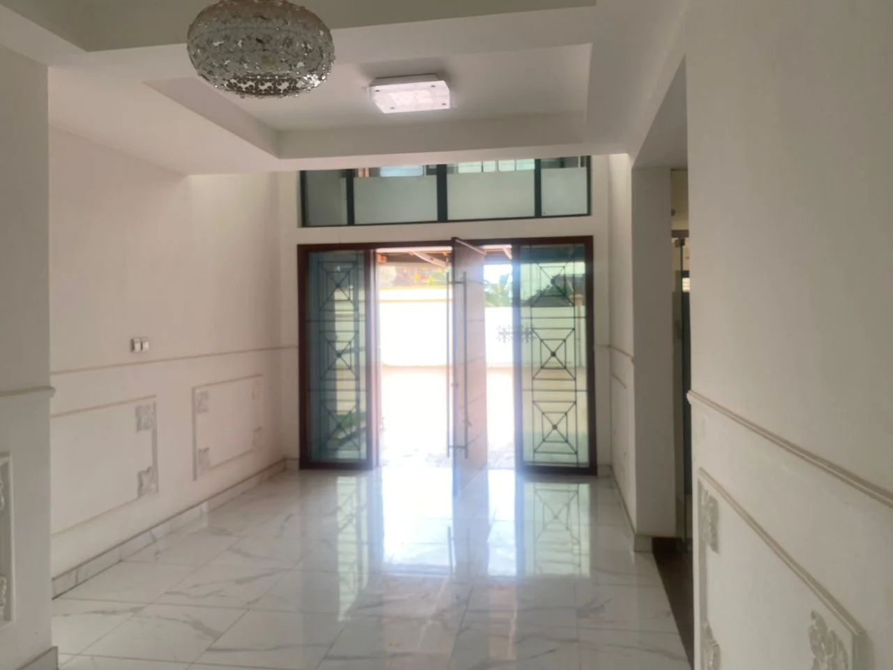 Five Bedroom House For Sale At Nmai Djorn , Adjiriganor