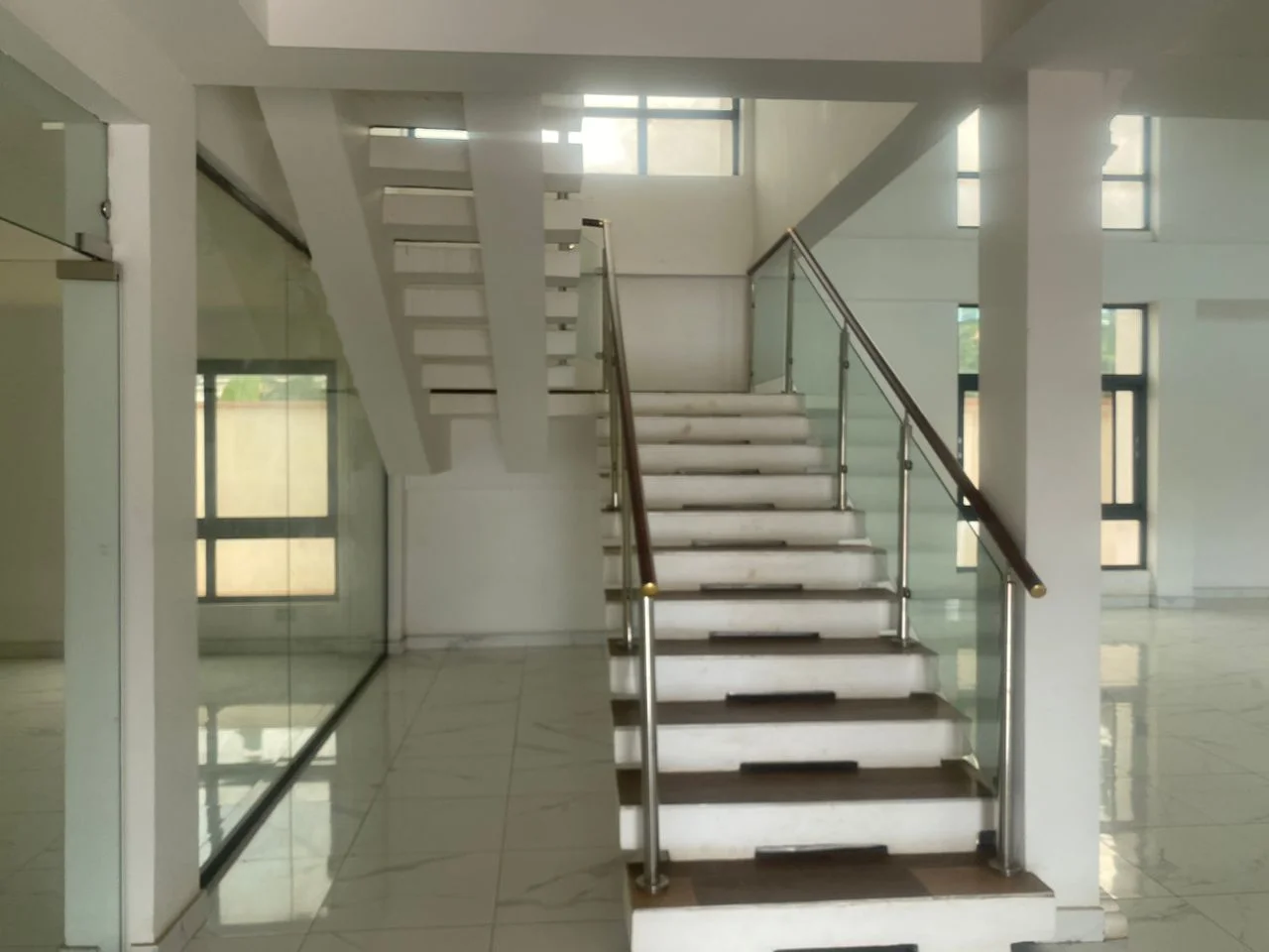 Five Bedroom House For Sale At Nmai Djorn , Adjiriganor