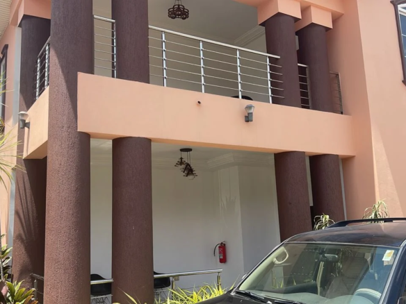 Four Bedroom House To Let at Kings Court , Adjiriganor