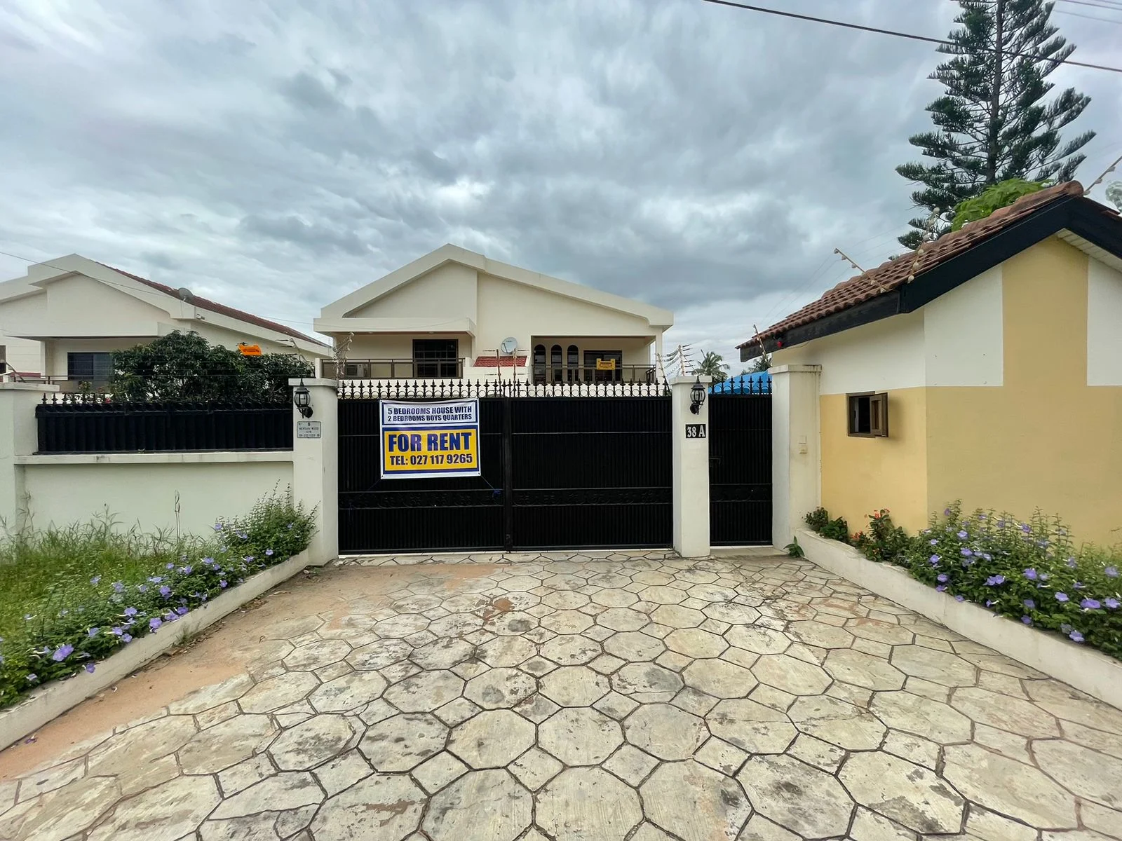 Executive 7 Bedroom House with a 2 Bedroom boys quarters