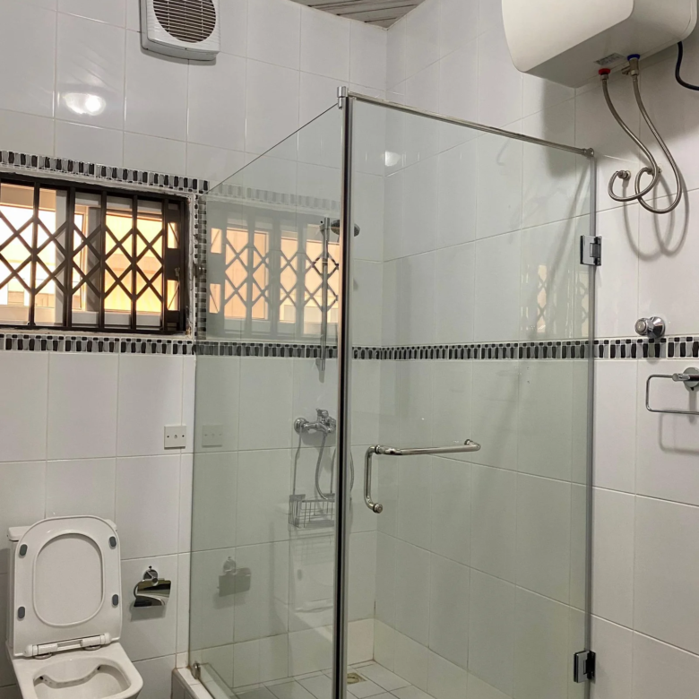 3 Bedroom Townhouses to let, Airport Residential Area