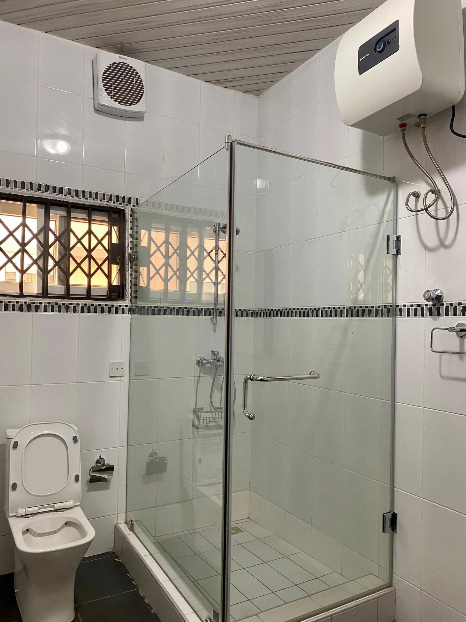 3 Bedroom Townhouses to let, Airport Residential Area