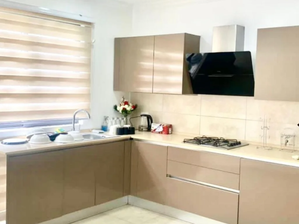 4 Bedroom Semi Detached House to let