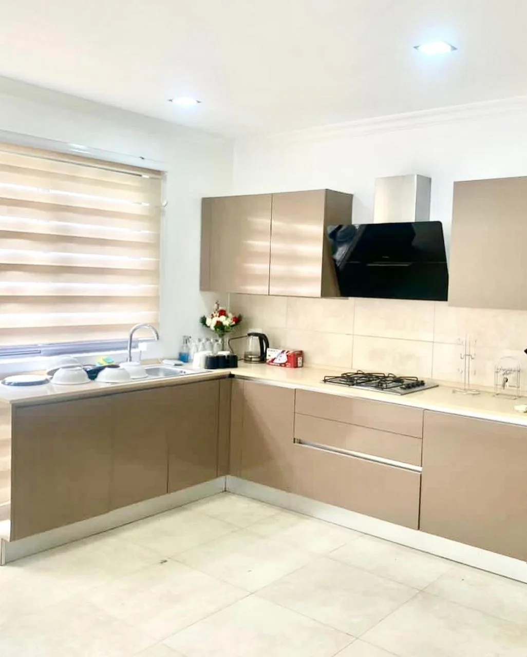 4 Bedroom Semi Detached House to let