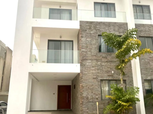 4 Bedroom Semi Detached House to let