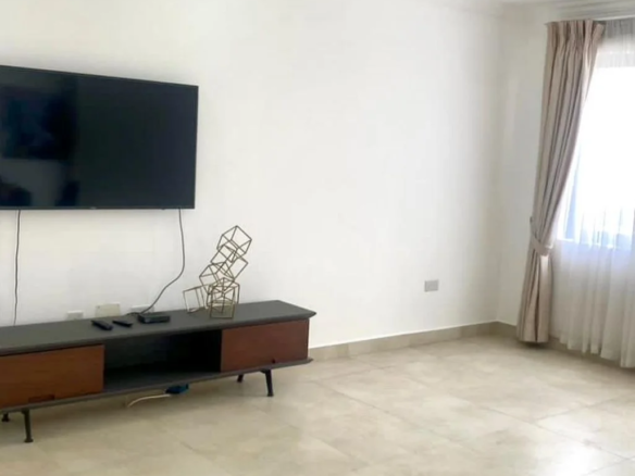 4 Bedroom Semi Detached House to let
