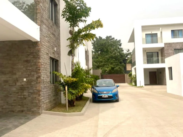 4 Bedroom Semi Detached House to let