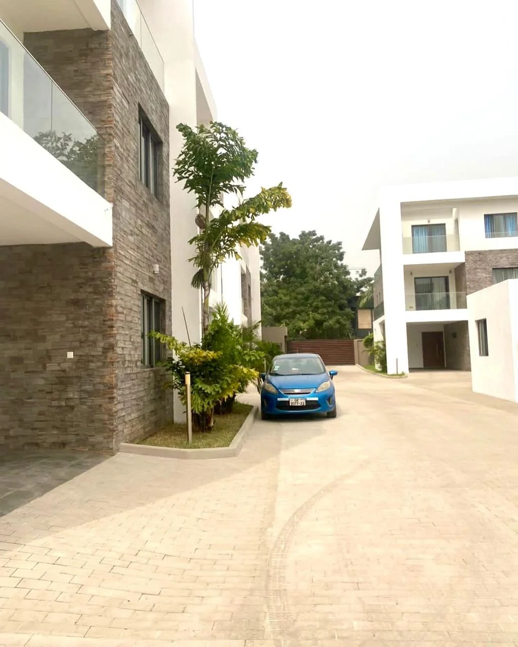 4 Bedroom Semi Detached House to let