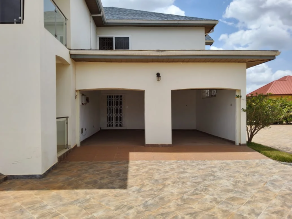 5 bedroom fully furnished house for sale at Community 25