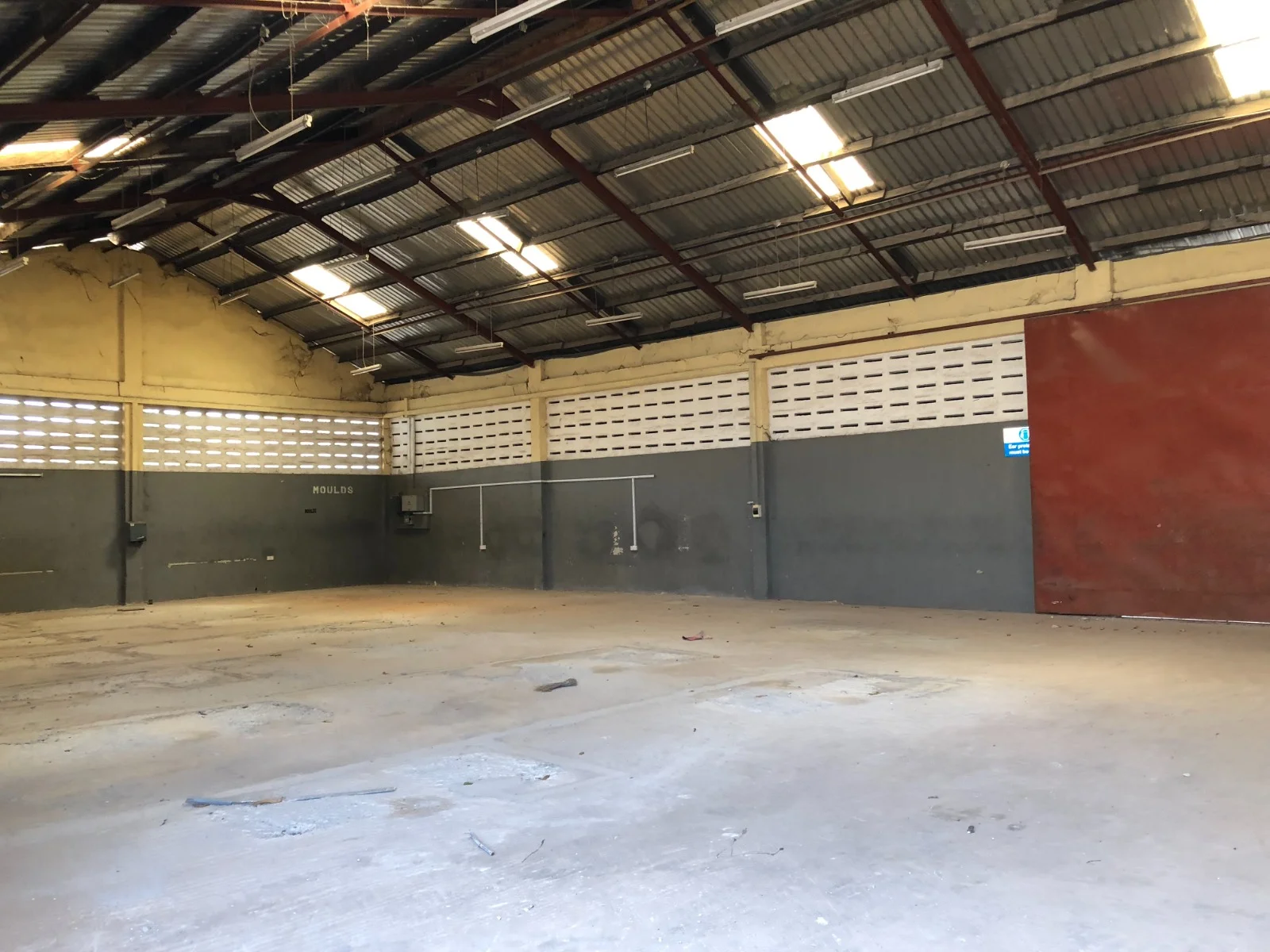 Commercial Property for sale – Baatsona