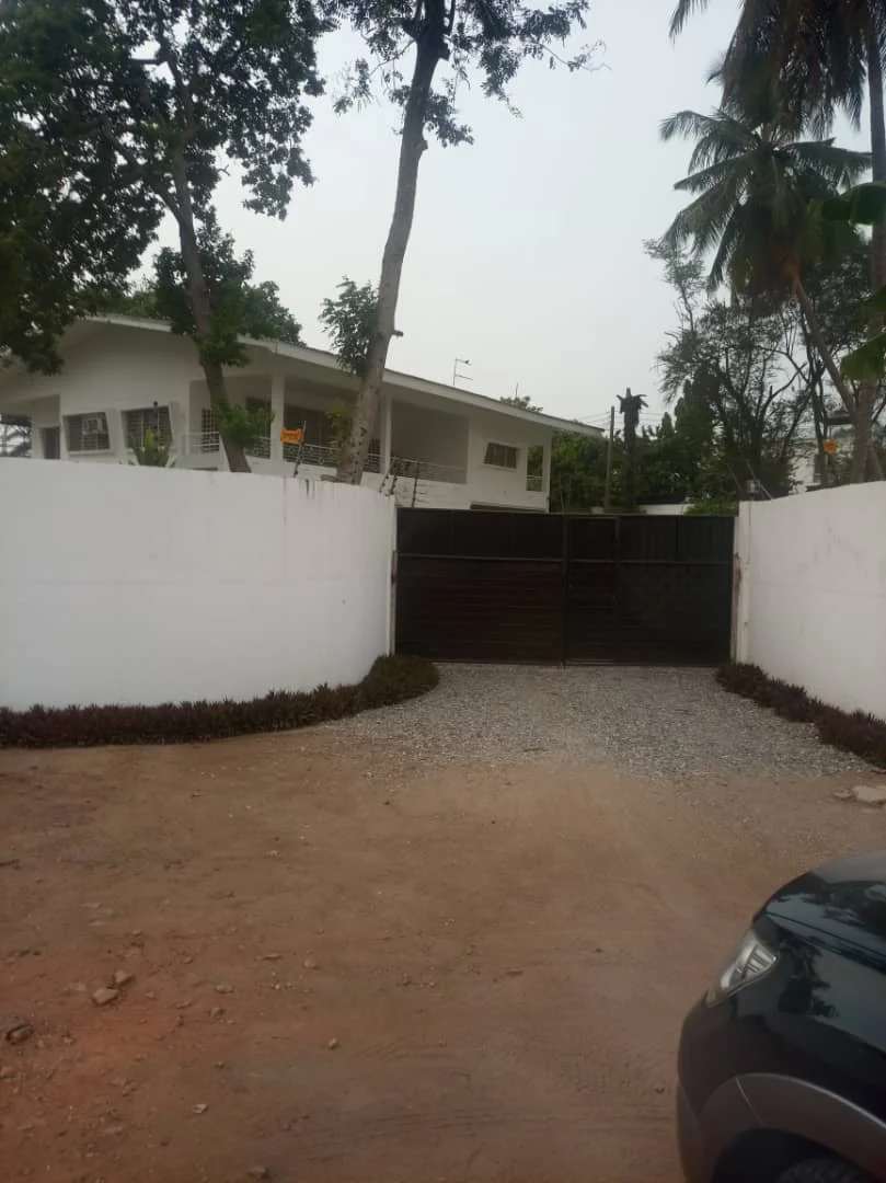 Three Bedroom House For Sale at Tesano