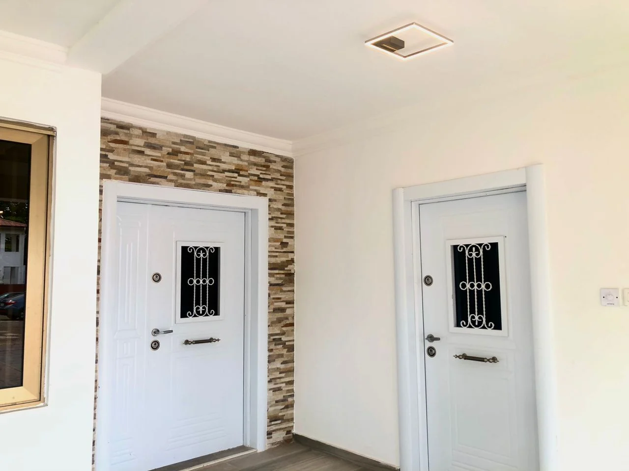 4 Bedroom house with 2 bedroom outhouse, North Ridge