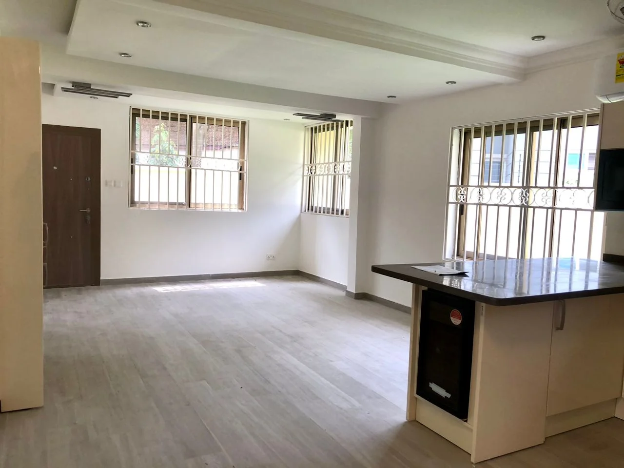4 Bedroom house with 2 bedroom outhouse, North Ridge
