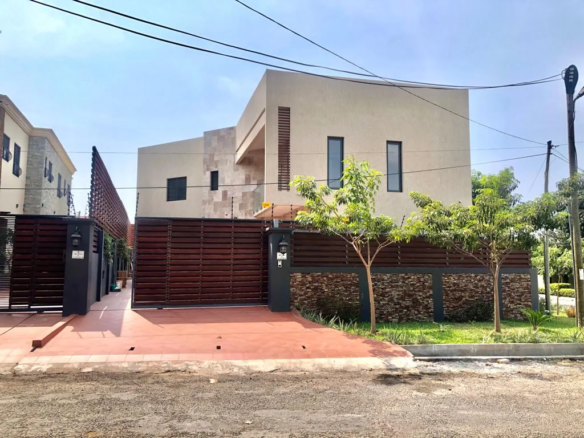4 Bedroom House with a maid’s room for rent, Labone